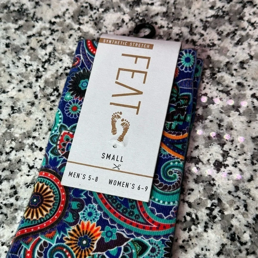 FEAT | Luxury brand of socks NWT Gorgeous Print Size Small